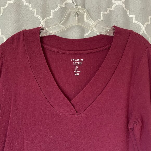 GAP Favorite Tee, V-Neck, Size L, Maroon - Picture 3 of 4